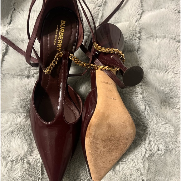 Burgundy heel with gold chain ankle wrap with square heel tip - Picture 1 of 2